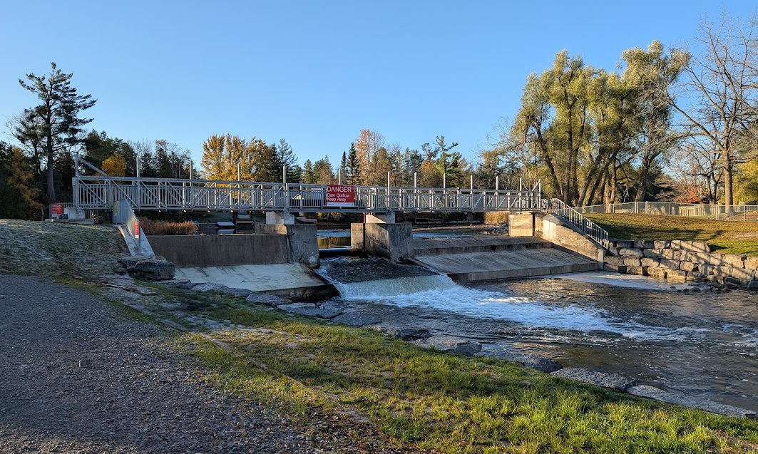 concrete dam
